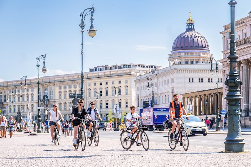 Berlin by bike tour