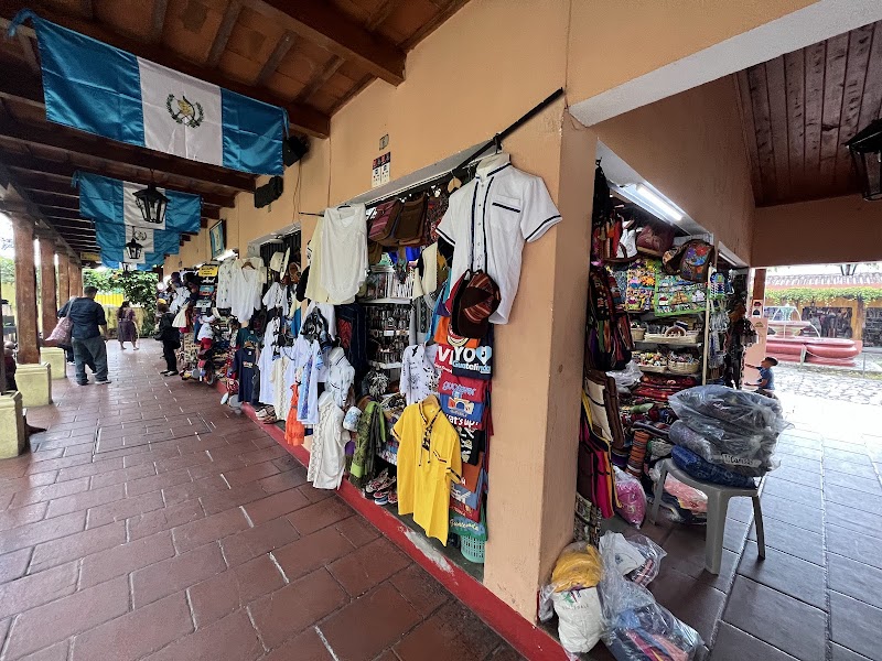 Craft Market (opposite side of Central Market)