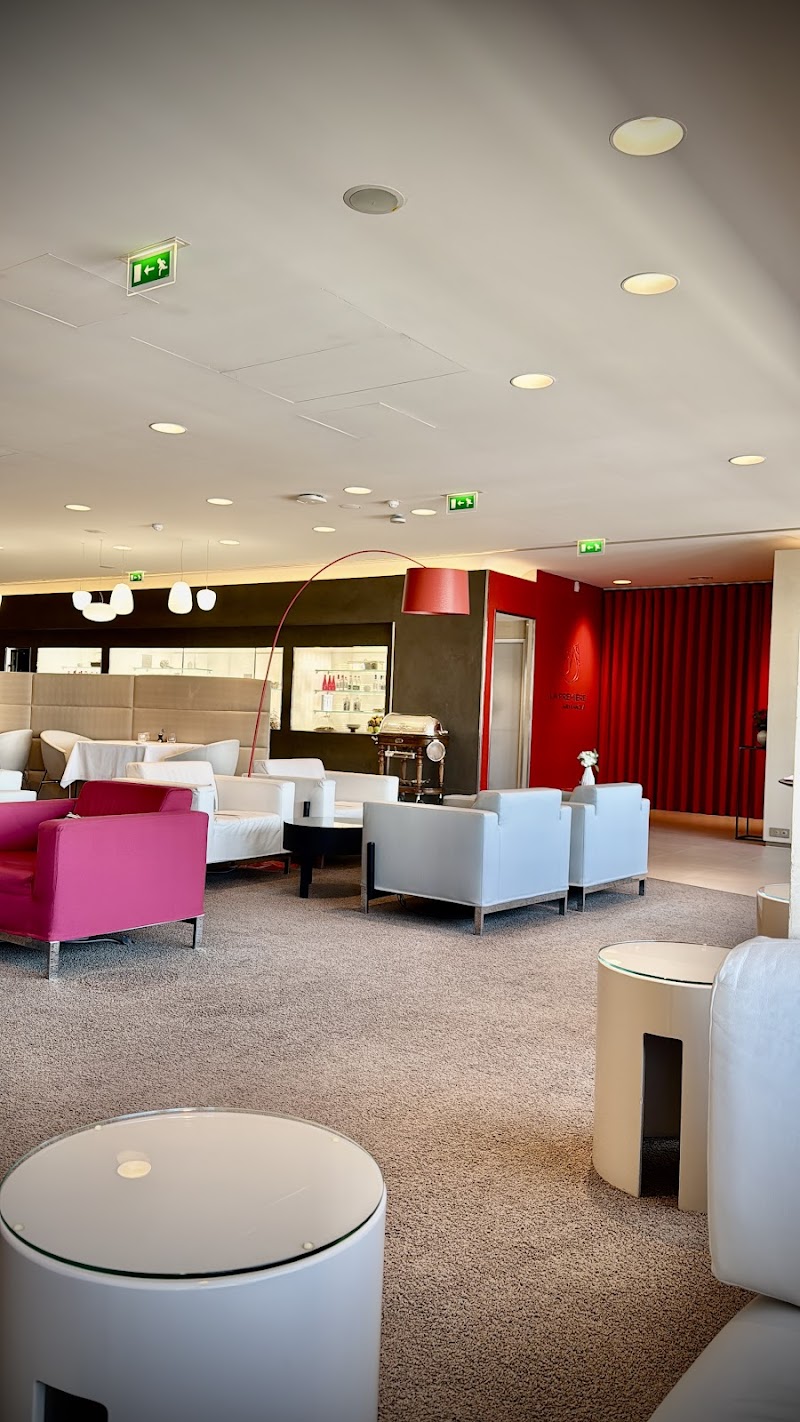 La Premiere Lounge