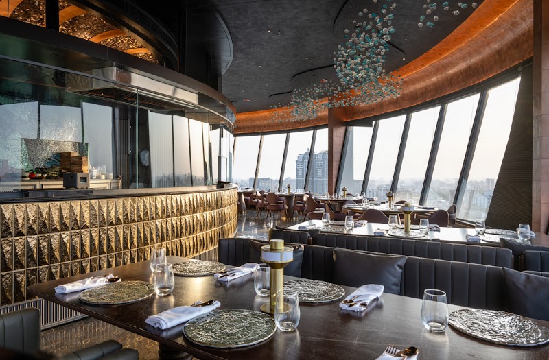 Patang Restaurant (revolving)
