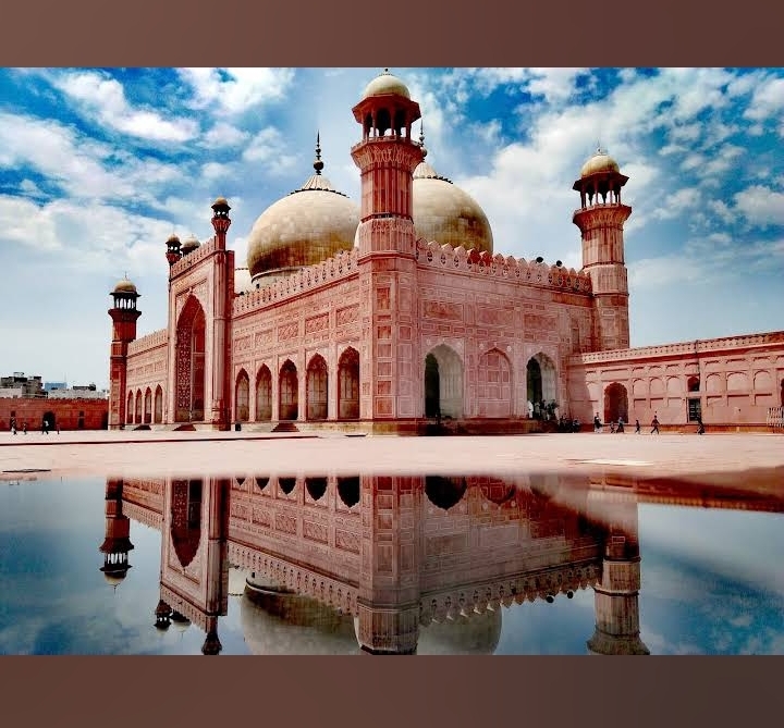 Royal Mosque (Badshahi Mosque)
